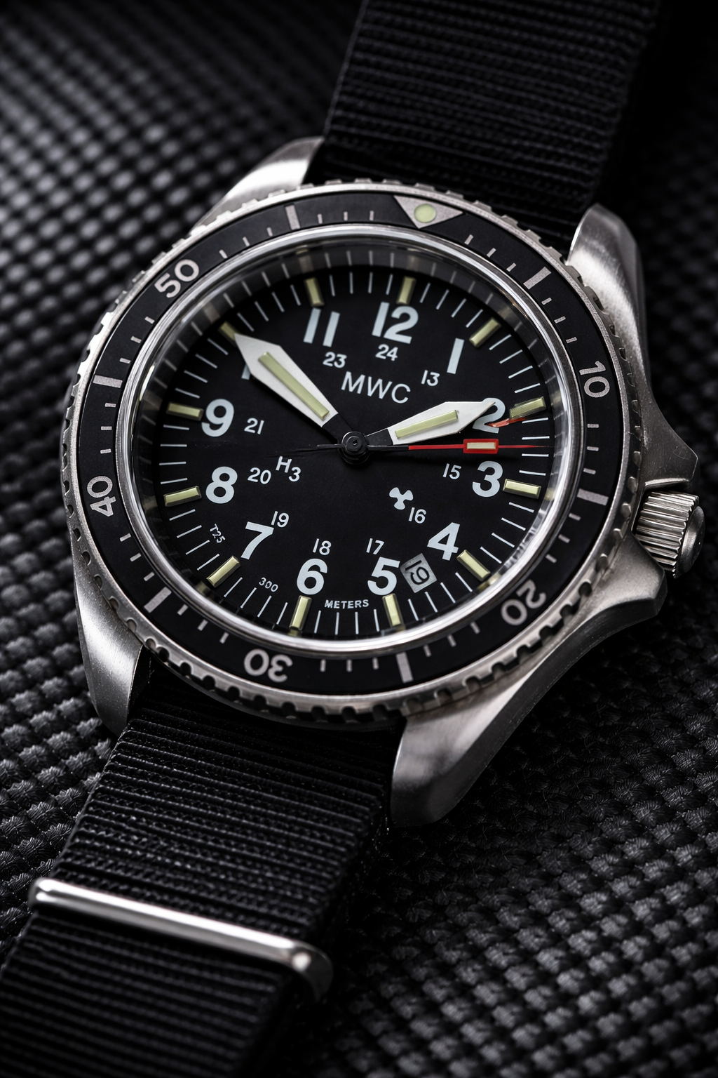 MWC Stainless Steel Automatic Military Divers Watch - Tritium / GTLS Illumination, Sapphire Crystal and 60 Hour Power Reserve