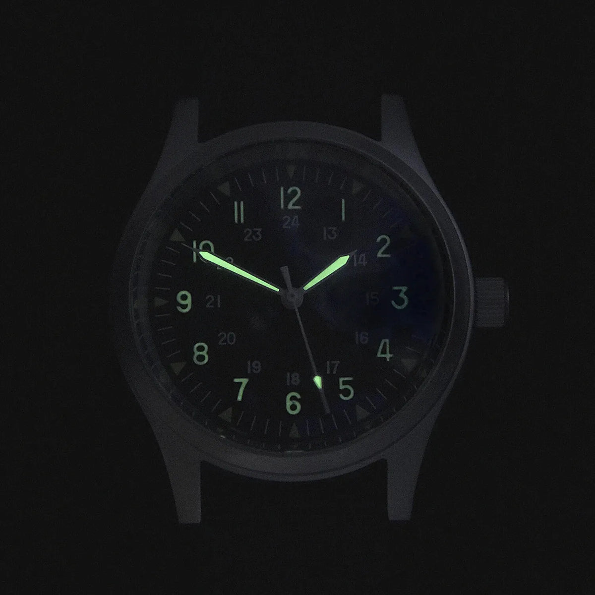 Classic U.S Pattern Military Watch with a Mechanical/Quartz Hybrid Movement and 100m/330ft Water Resistance - On Special Offer