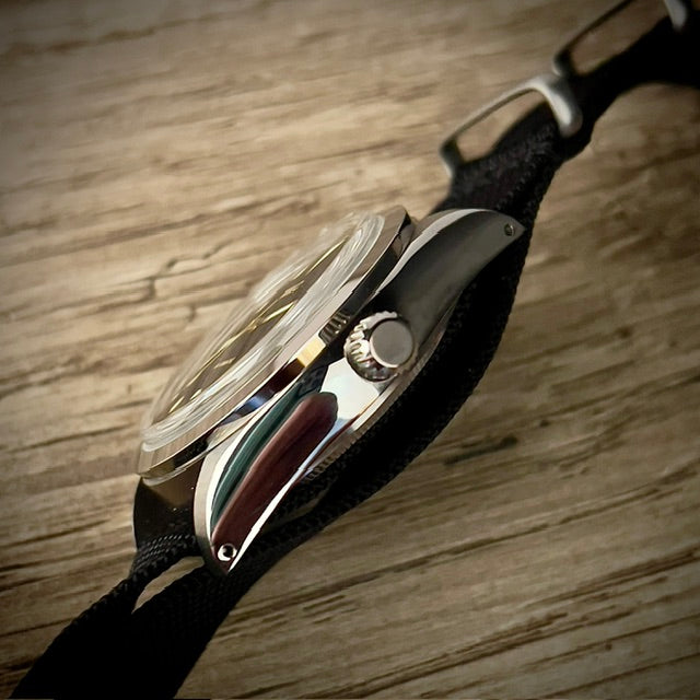 MWC Classic 1950s/1960s Pattern 25 Jewel Automatic "Adventurer" Watch with 200m Water Resistance and Retro Luminous Paint and Sapphire Crystal