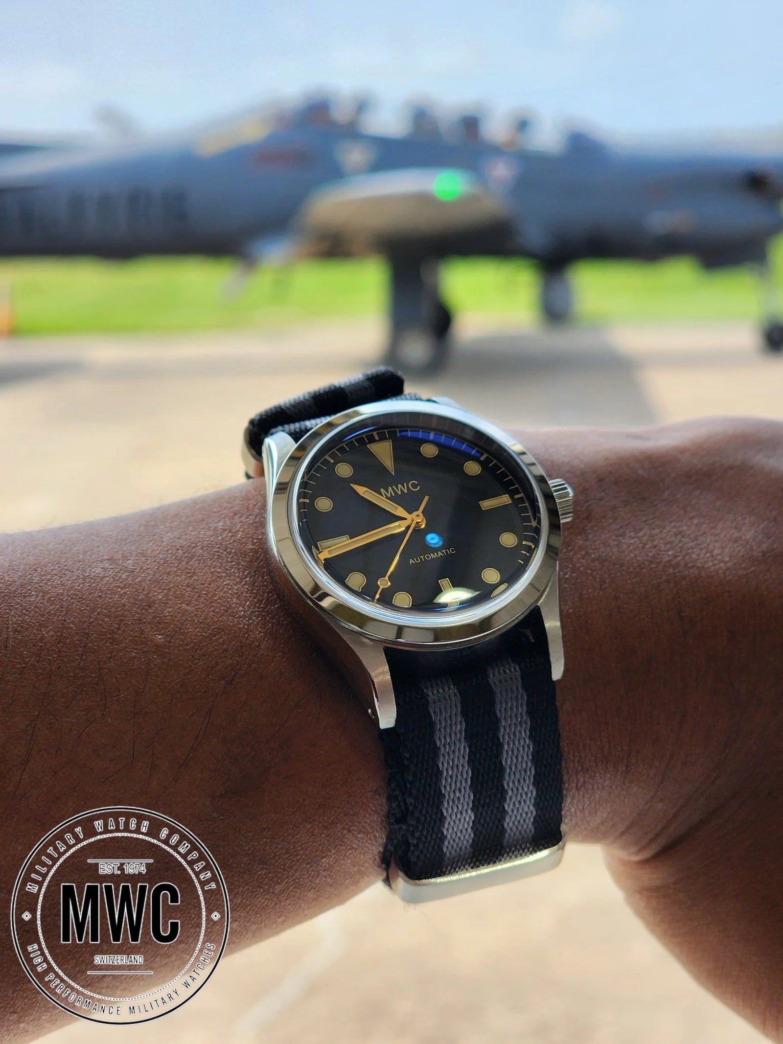 MWC Classic 1950s/1960s Pattern 25 Jewel Automatic "Adventurer" Watch with 200m Water Resistance and Retro Luminous Paint, Sapphire Crystal and 1960s Pattern Bracelet - Brand New Ex Photographic and Promotion Watch Reduced